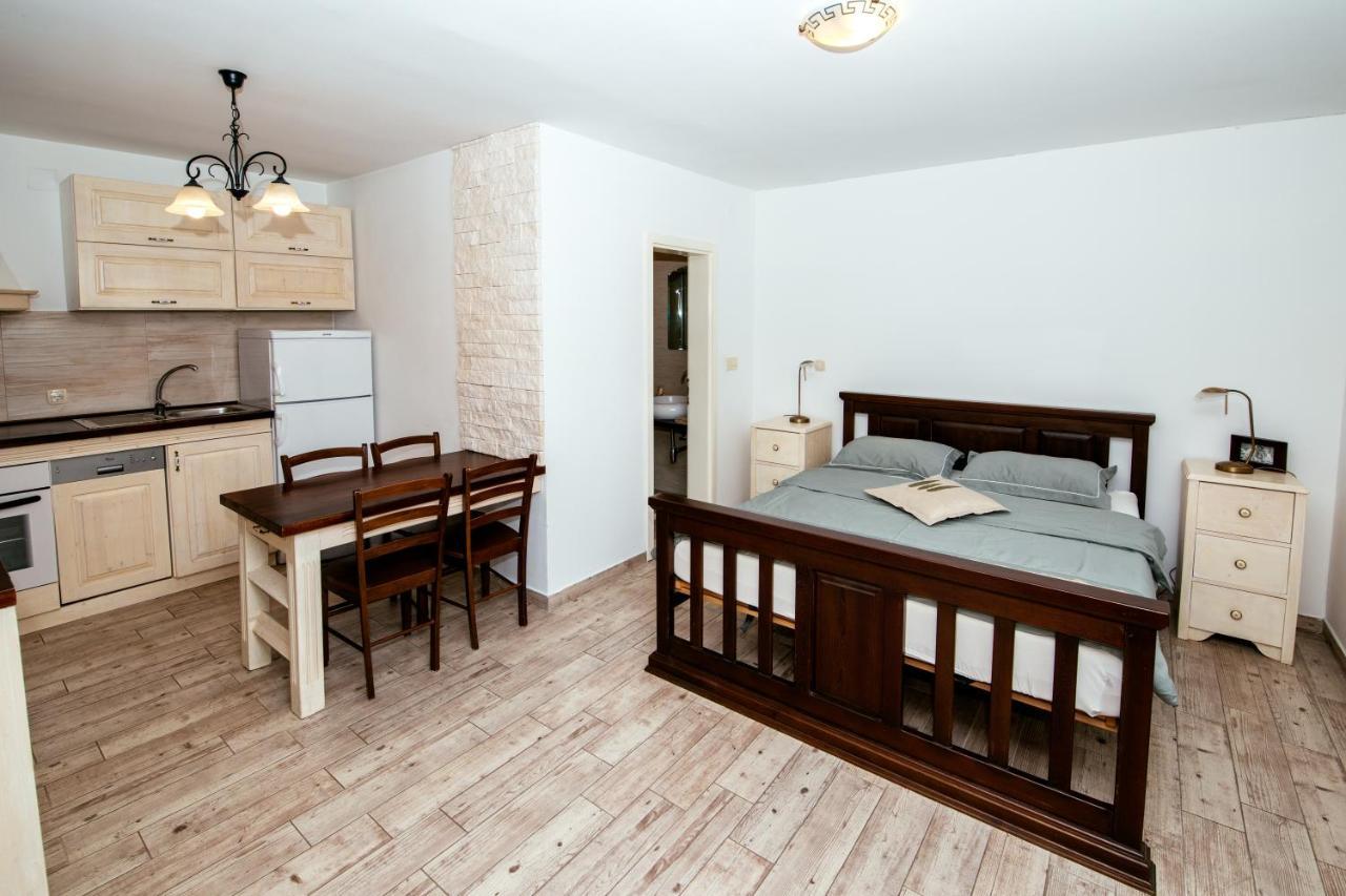 M&M Apartments Biograd Na Moru Exterior foto