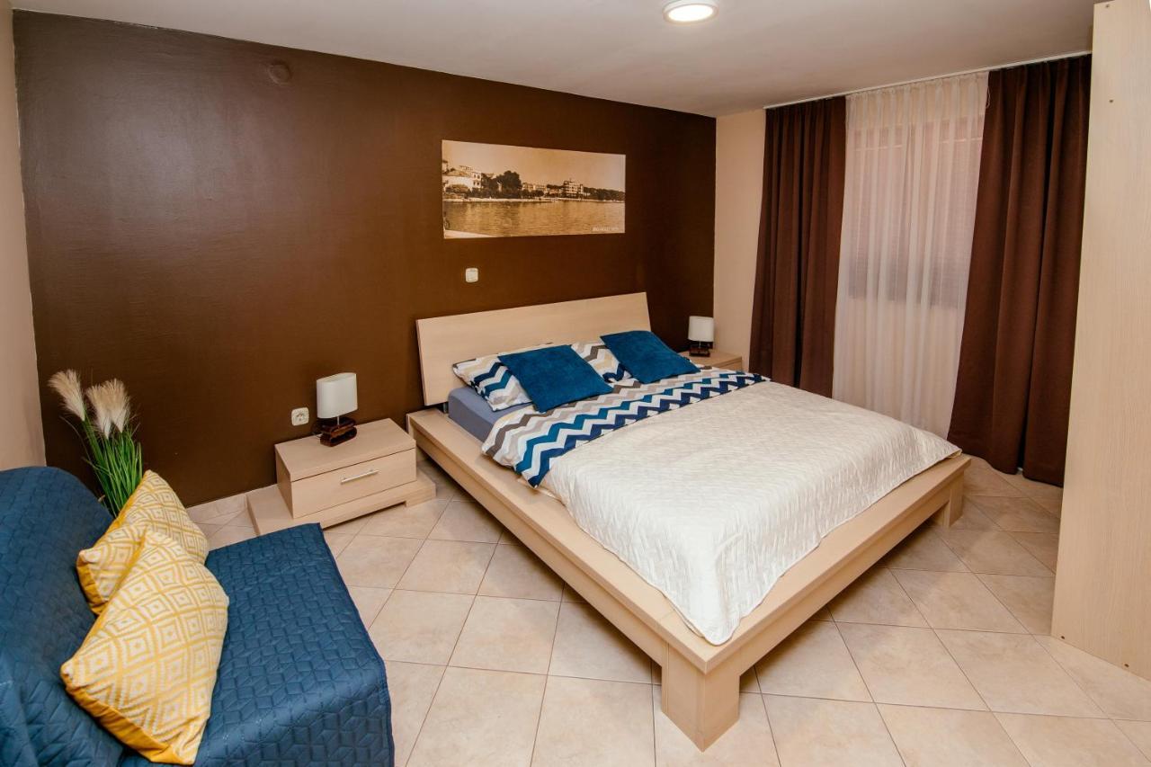 M&M Apartments Biograd Na Moru Exterior foto